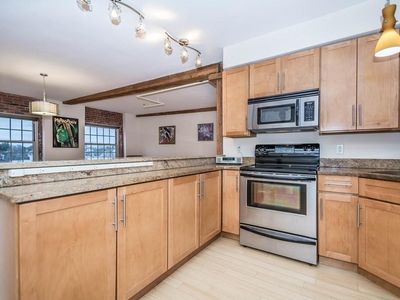 240 Jackson St APT 601, Lowell, MA, 01852
