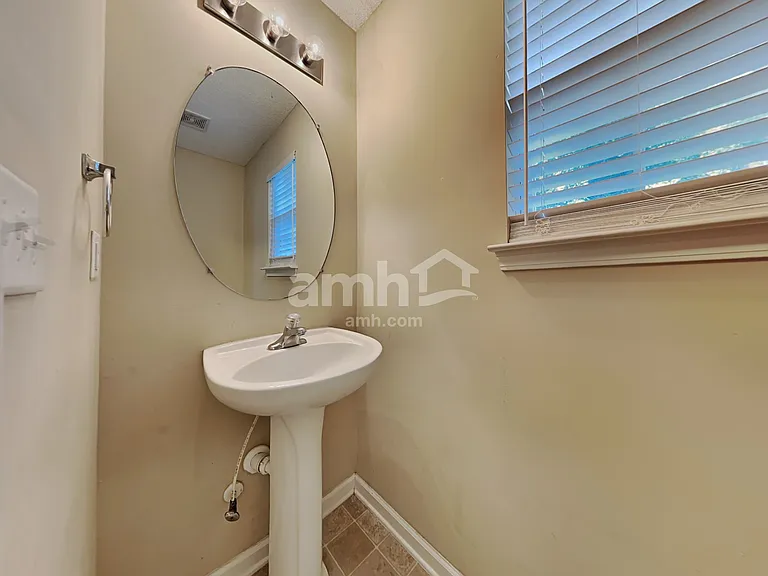 149 Trickle Dr — Photo 7