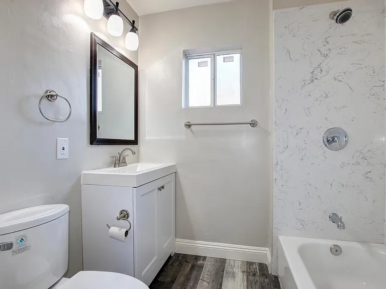 3306 Albany Way — Photo 11