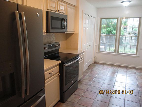 5th image of 1051 Tottenham Ln