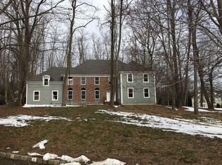2 Chippewa Ct, Holmdel, NJ 07733