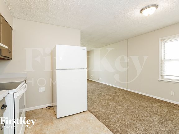 5th image of 3829 N Sadlier Dr