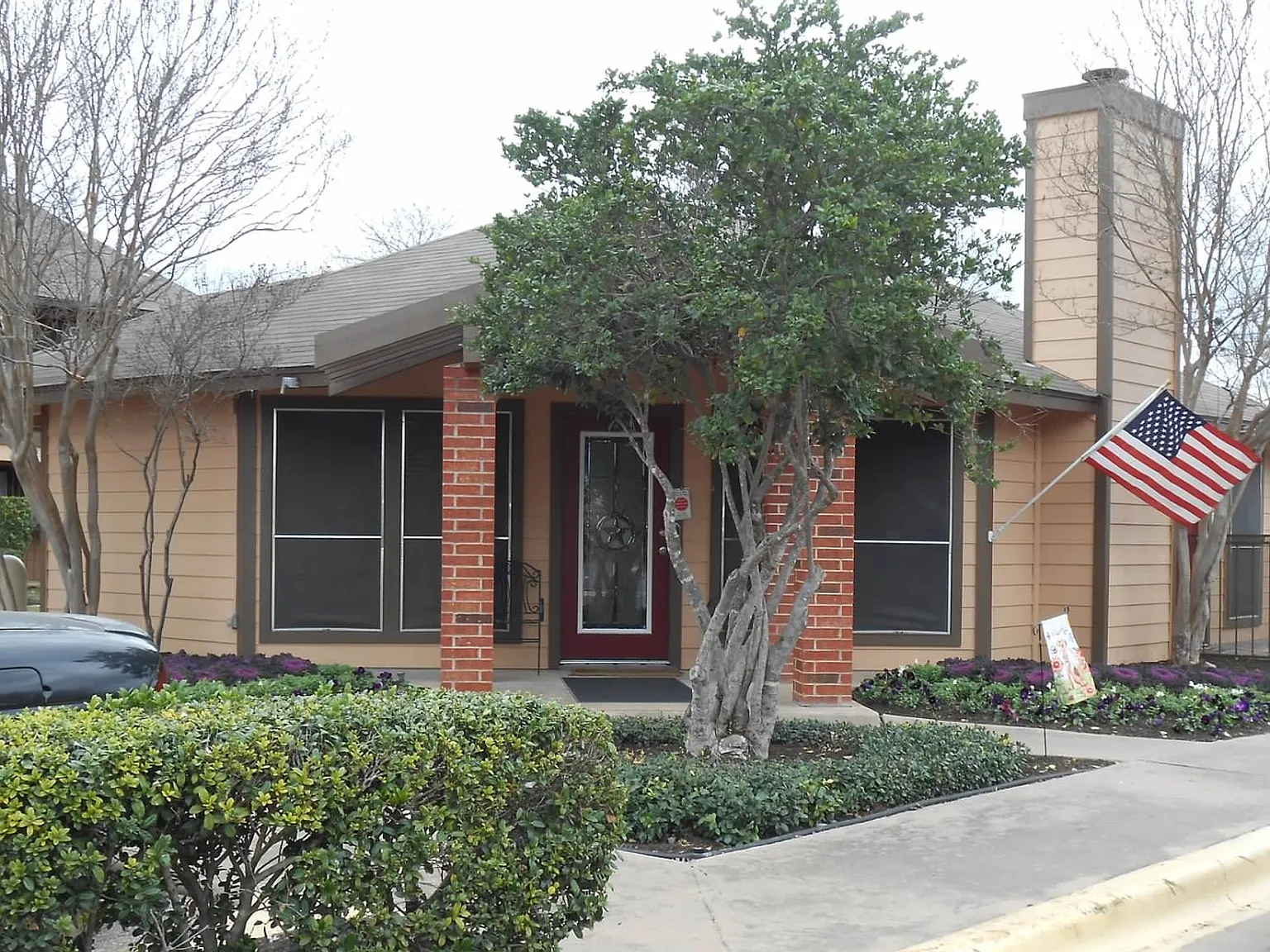 Englebrook Apartments — Photo 1