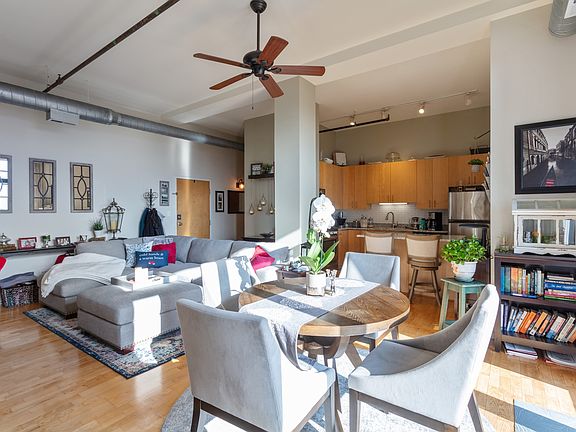 2nd image of 1516 S Wabash Ave APT 904