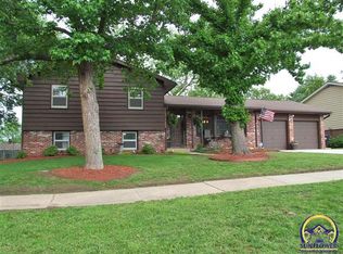 3418 SW Eveningside Dr, Topeka, KS 66614