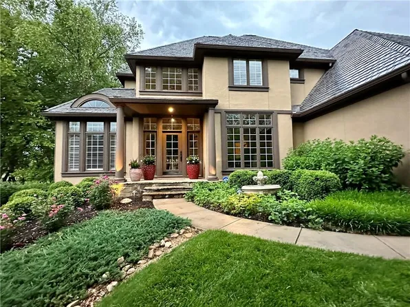 15144 Mohawk Cir, Leawood, KS 66224