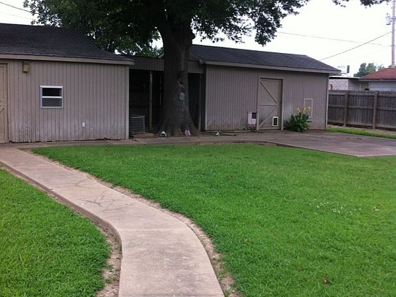 Two outside sheds with elect