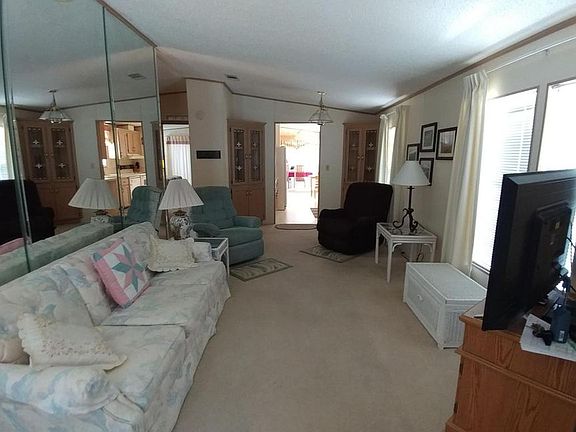 3rd image of 3187 Columbrina Cir