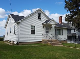 216 S Madison St, Elizabeth, IL 61028