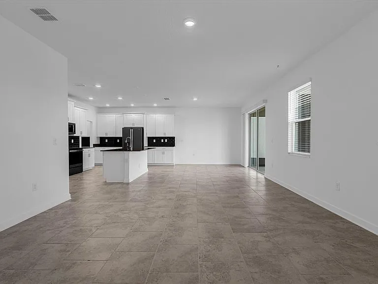5033 Bessie Ct — Photo 9