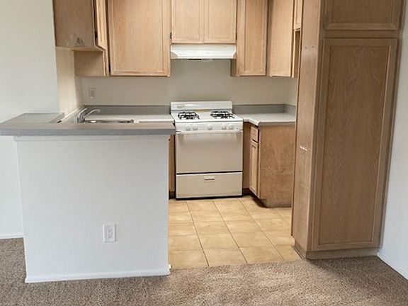 5th image of 3344 Castle Heights Ave #406