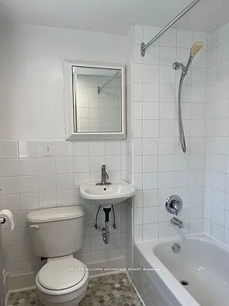 347 Walmer Rd #STUDIO — Photo 8