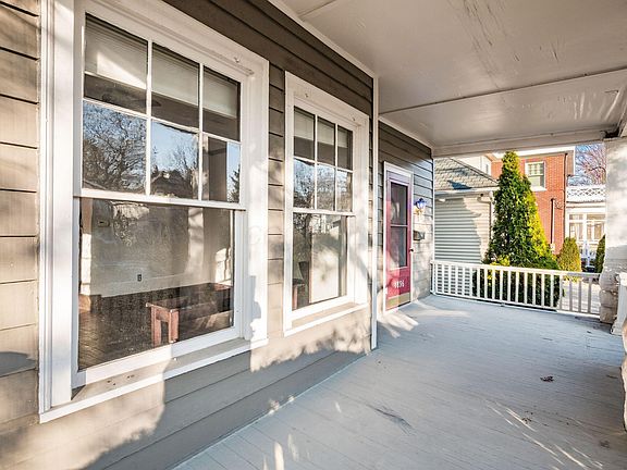 4th image of 1896 W 1st Ave
