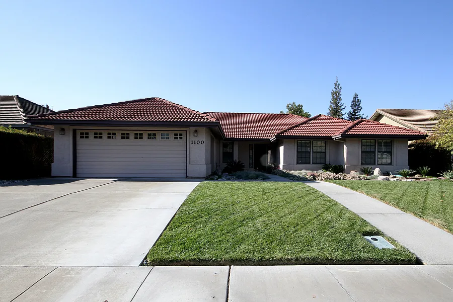 1100 Ashley Ave photo 1