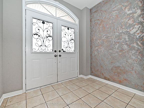 2nd image of 41 Big Hill Cres