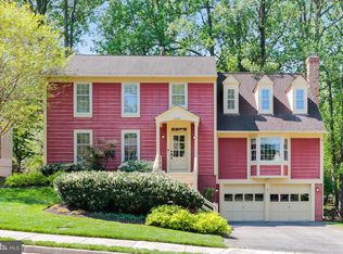 10349 Steamboat Landing Ln, Burke, VA 22015