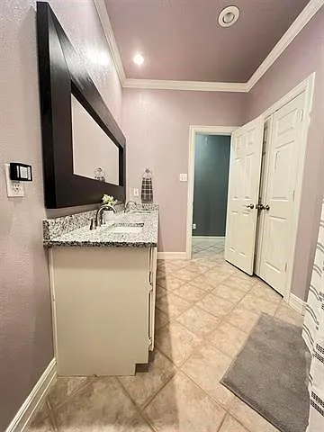 6035 Barrington Ave — Photo 26