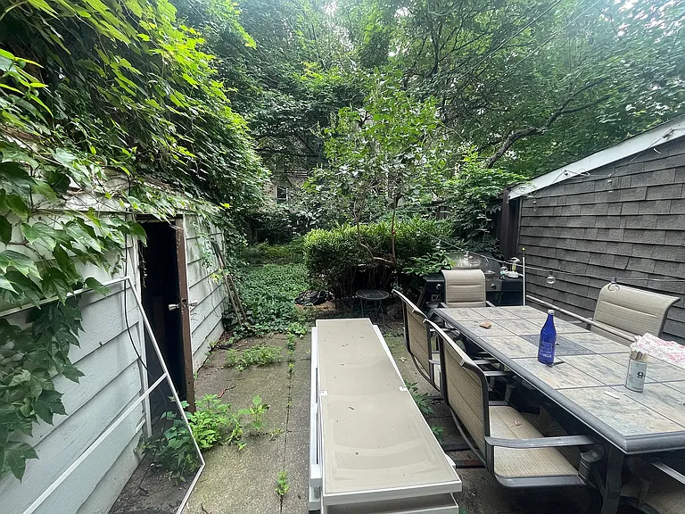 22 Berkeley Pl #1 — Photo 3