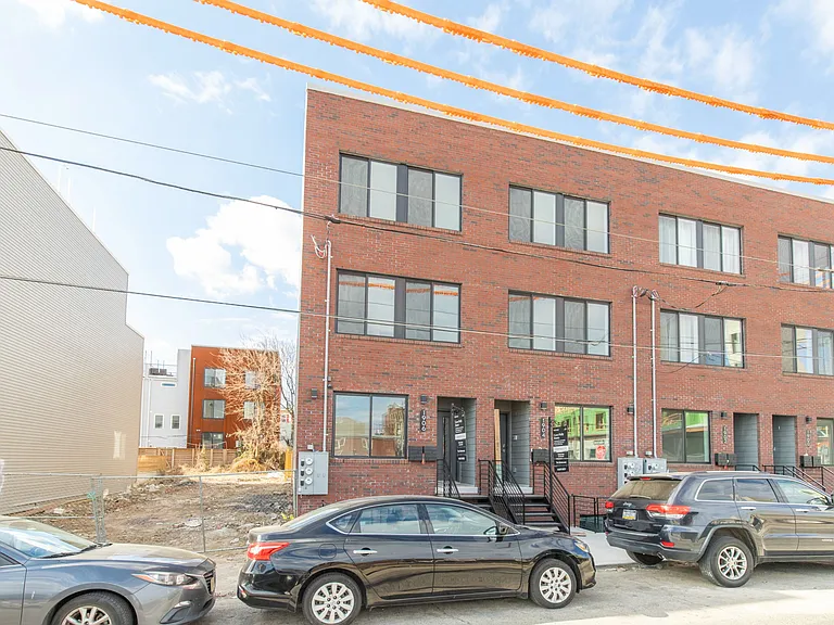 1906 E York St #1A — Photo 23
