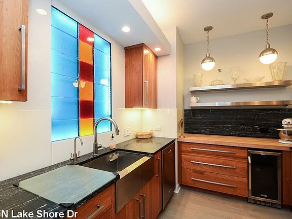 4th image of 680 N Lake Shore Dr #1125