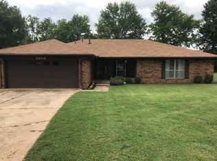 3608 Mistletoe Dr, Ponca City, OK 74604
