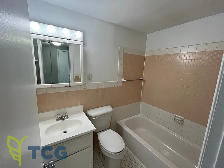 1467 Catherine St #1 — Photo 6