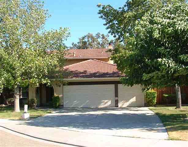 1st image of 850 N Renown Dr