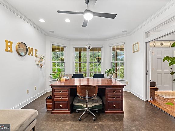 4th image of 412 Timberbridge Ln