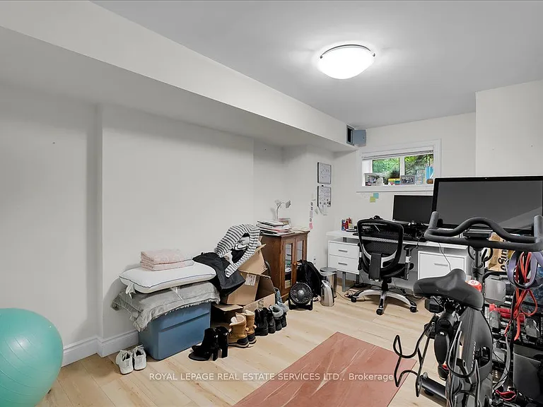 85 Bedford Park Ave — Photo 33
