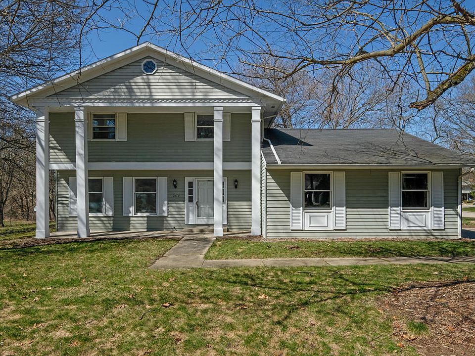 1st image of 207 Point O Woods Dr