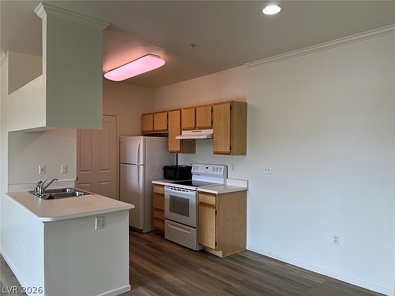 3rd image of 2900 Sunridge Heights Pkwy APT 935