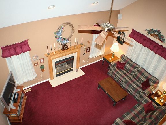 2-story family room