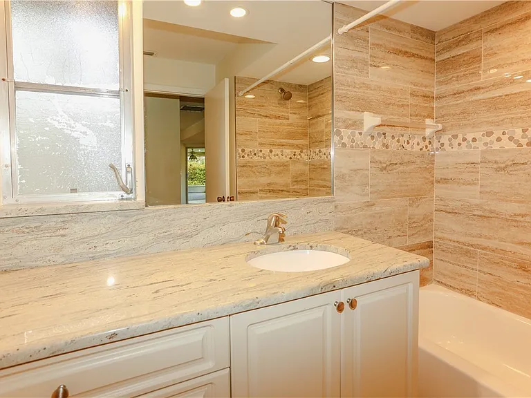 5654 Eichen Cir W — Photo 22