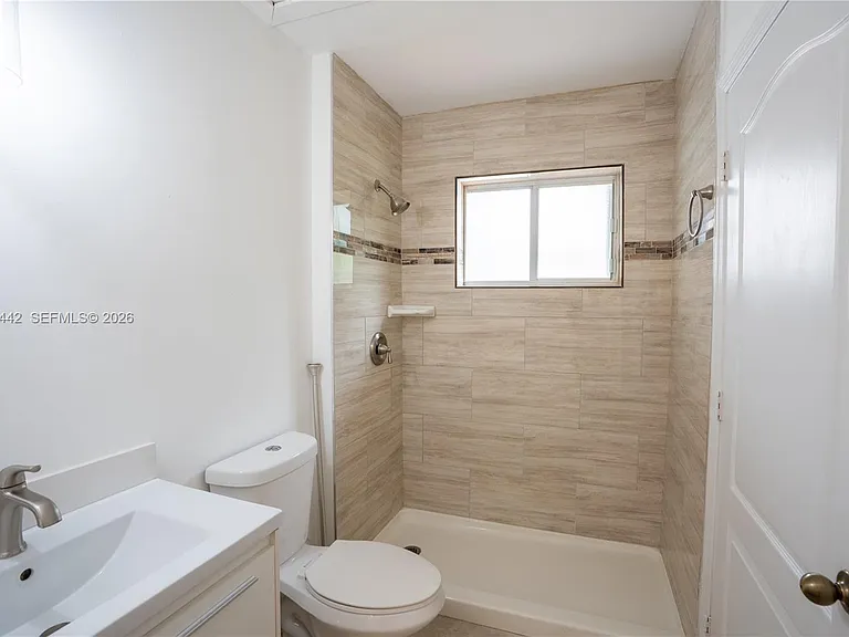 9124 SW 156th Ct — Photo 6