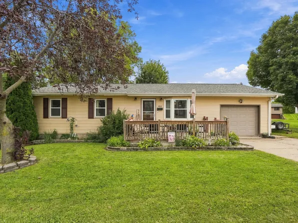 708 Maiden Ln, Muscatine, IA 52761