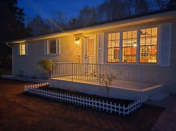 207 Lakewood Dr, Mocksville, NC 27028