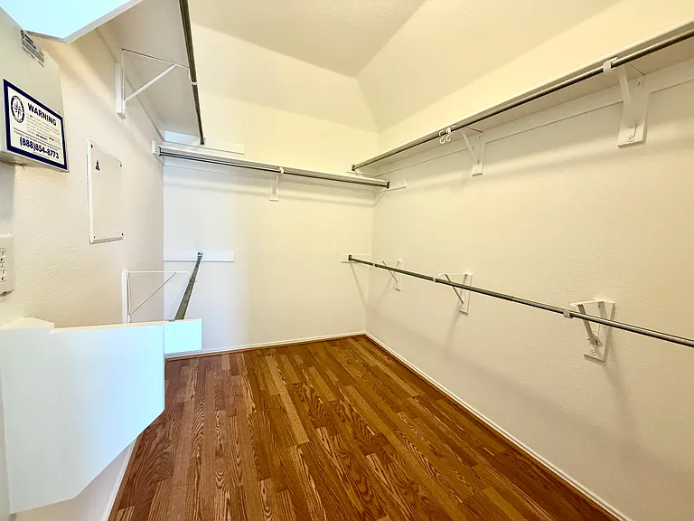 516 Hawken Dr — Photo 21