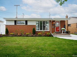15762 Scott St, Southgate, MI 48195