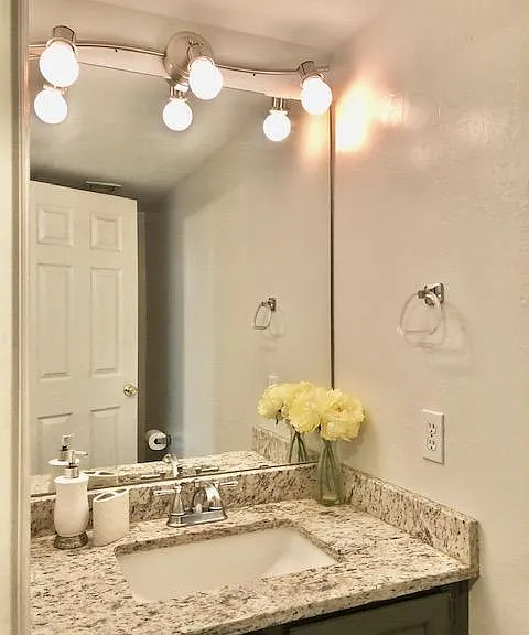 1010 S Tiago Dr — Photo 7