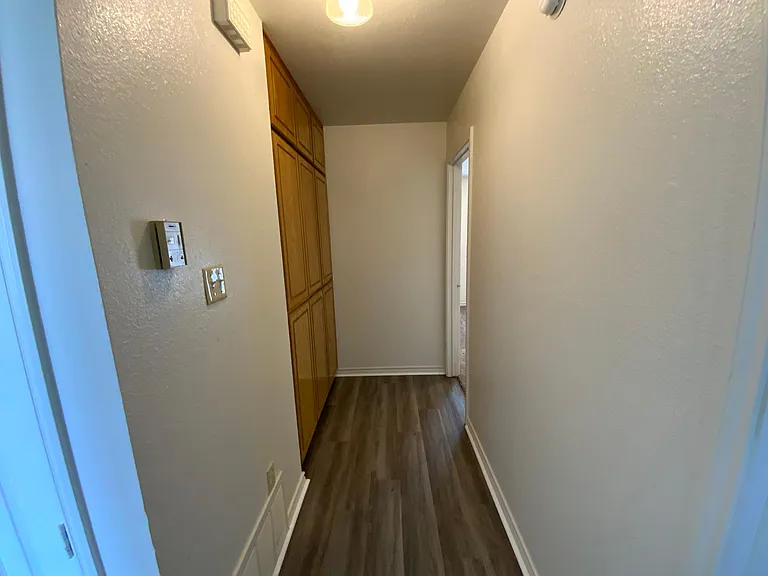 103 Valley Cir #B — Photo 2