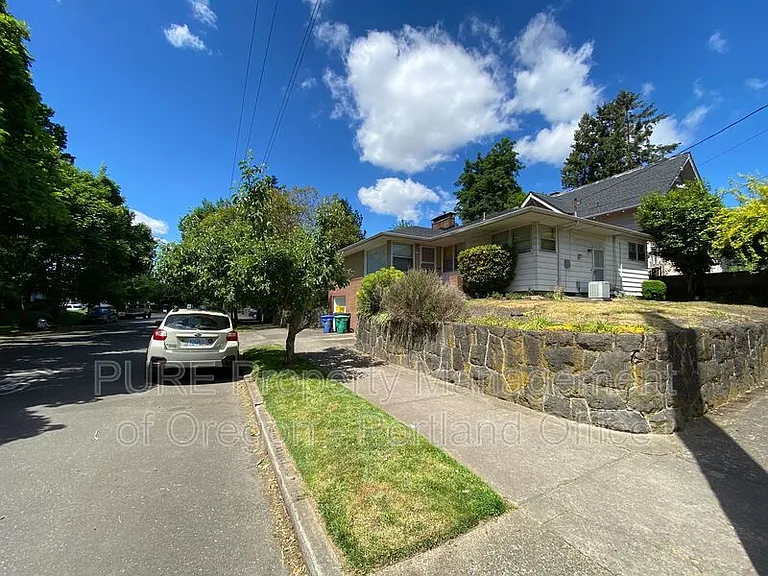 4725 SE Clinton St — Photo 6