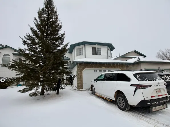 2206 Kaufman Way NW, Edmonton, AB T6L 7E2