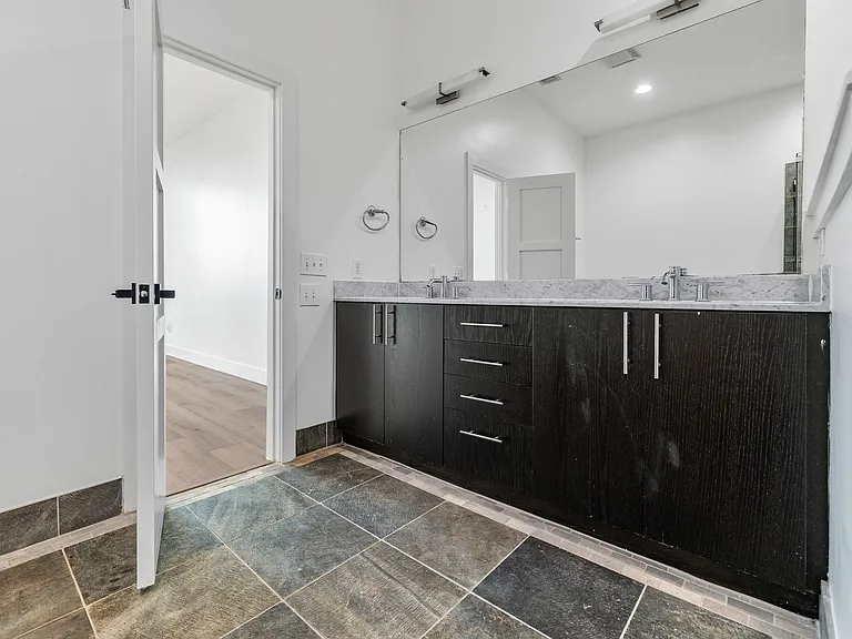 3200 Thomas Ave — Photo 23