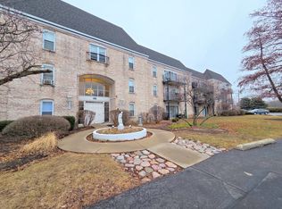 5001 Carriageway Dr APT 116, Rolling Meadows, IL 60008
