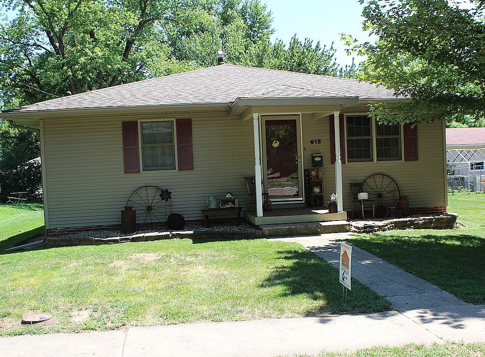 1st image of 612 N 7th St