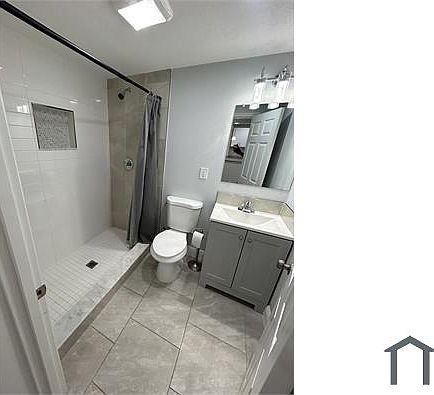 4th image of 10932 N Lantana Ave #1