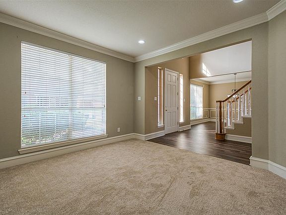 5th image of 7708 Myrtle Springs Dr