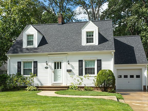 3rd image of 2136 15th St
