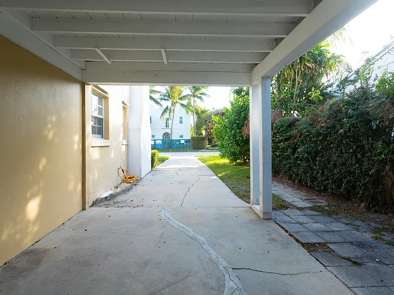 245 Cortez Rd — Photo 9