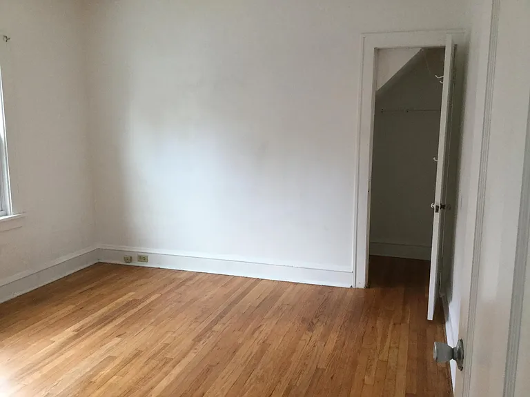 2142 Atkins Ave — Photo 6